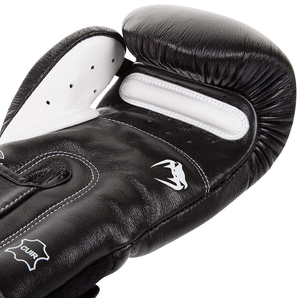 VENUM GIANT 3.0 BOXING GLOVES - mmafightshop.ae